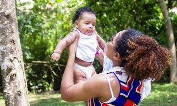 何姓男孩名字2023年4月29日出生的