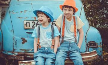 2023年闰二月廿四出生易姓男孩名字