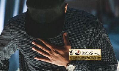 自己结婚的女人梦见家里进贼