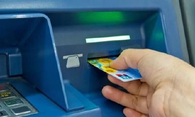 梦见取钱时取款机多掏钱