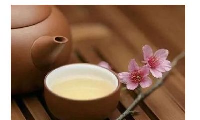 伤官重、心挑剔的失业男，何日行好运？