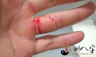 梦到地面上带血