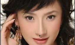 女人脸上的桃花痣