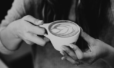 手掌心有窝是富贵命的手相吗