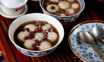 梦见煮了一大铁锅水饺和小红豆