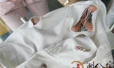 梦到自己衣服裤子脱线