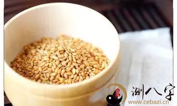 梦见好多谷物在水里泡着