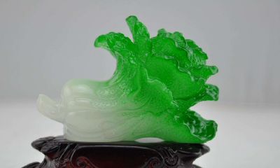 梦到捡到许多 翡翠珠和玉缀