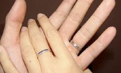 右手无名指有痣会富贵吗