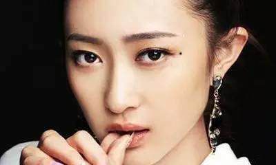 女人如果这3个地方长痣，桃花多多，不是克夫就是二婚命