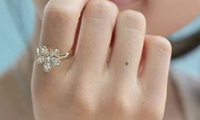 左手无名指有痣代表着什么