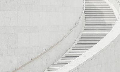 2018年农历八月初十能出远门、赴任吗？出行必备物品有哪些？