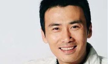 痣相算命：男人鼻子左边有痣