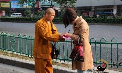 梦见和尚来家中化缘