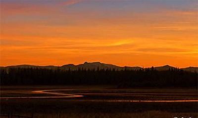 2022年农历五月二十三日黄历宜动土吗？