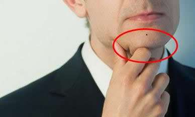 男人左下巴有痣代表什么？