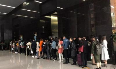 梦见等电梯好多人排队