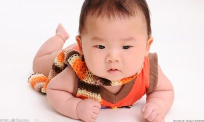 姓尤的男宝宝起名取名字