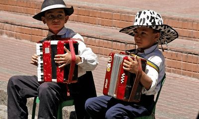 男双胞胎名字重叠名字