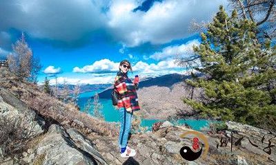 梦到自己登山爬到峰顶