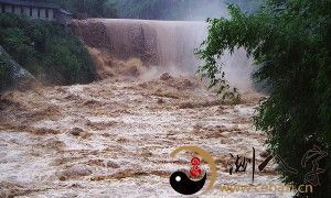 梦到山洪爆发没路