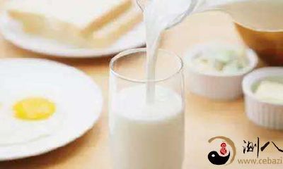 梦见别人喝纯牛奶