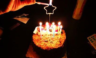 梦见点蜡烛点了好几下都不亮