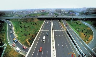 梦到自己高速路上飞快前行