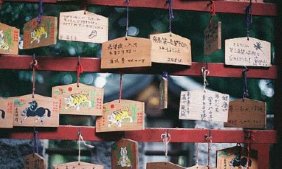姓越女孩名字时尚的