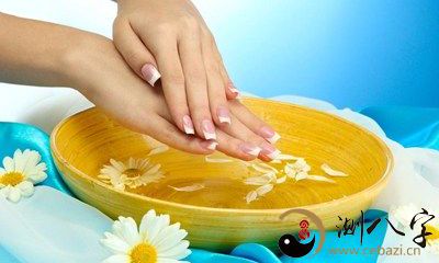 梦见在雨水里洗手