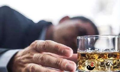 梦见喝酒出事了