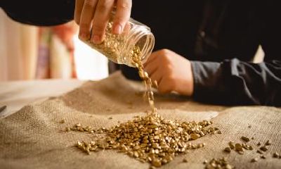 2019年腊八出生的女孩五行缺火好听名字推荐，缺火适合什么颜色？