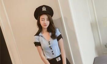 梦见裙子两侧都脱线了