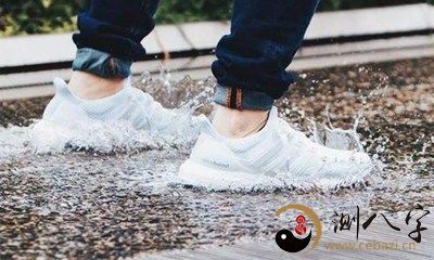 梦见鞋被水打湿了