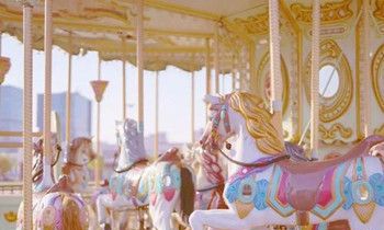 梦到转动木马没坐上来