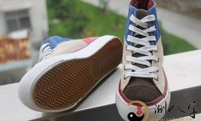 梦见皮鞋底脱胶