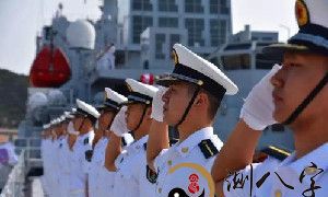 梦见海军军官领着一个女孩来找我