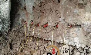 梦见放炮炸石头