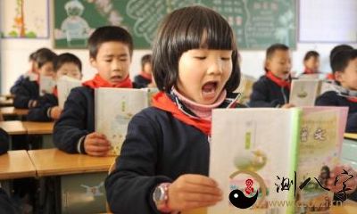 梦见自己又回到学校上学