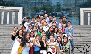 梦见学校许多学员