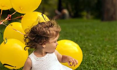 “小孩小孩你别馋,过了腊八就是年”是什么意思？