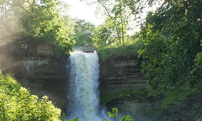 2018小暑出生女孩缺水起名大全,五行缺水有什么影响？