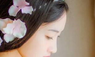 双子座挥剑斩情丝的原因是什么