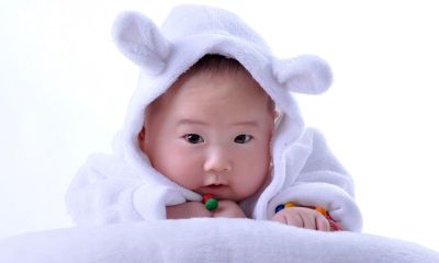 给刚出生的女宝宝起名取名