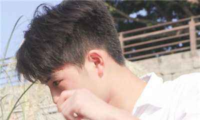 不在朋友圈秀恩爱？白羊男有什么猫腻！