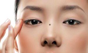 女人身体各处痣相看透你的运势财气？