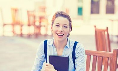 影响女人情感的12颗面部痣