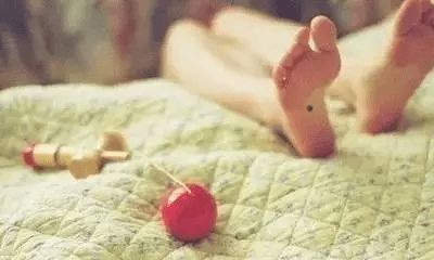 男人左脚底有颗痣图解