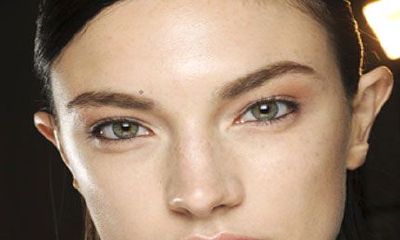 眉毛里有痣面相代表什么