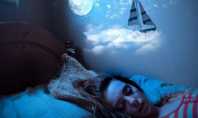 老是梦到去逝的亲人（梦见和去世老人说话预示什么）